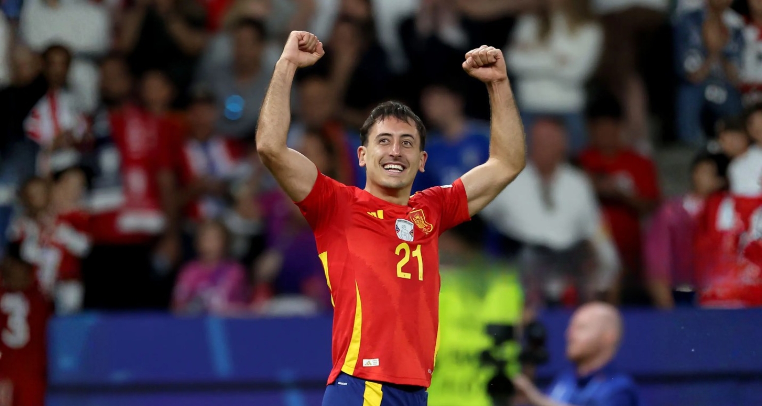 La 1 brilla el fin de semana gracias al Fútbol y al Desfile del 12O