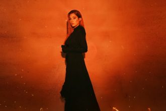 ‘Historias de aquella niña’, el viaje más íntimo de Leire Martínez