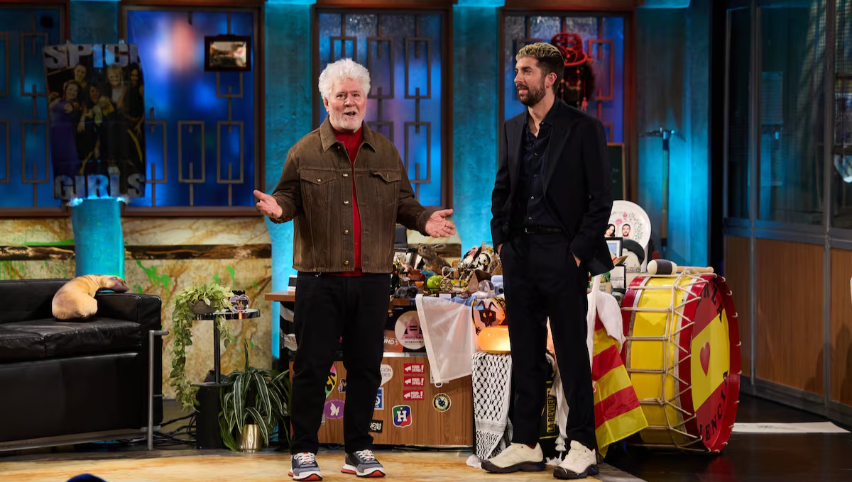 Almodóvar agita el access en un jueves de ajustes