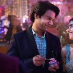 Netflix estrena ‘La Tostadora’ una comedia negra donde un regalo de bodas desata el caos (1)