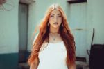 Lucy Calys abre una nueva etapa con ‘Del Amor y del Mar’, su primer EP tras conquistar el Benidorm Fest 2026